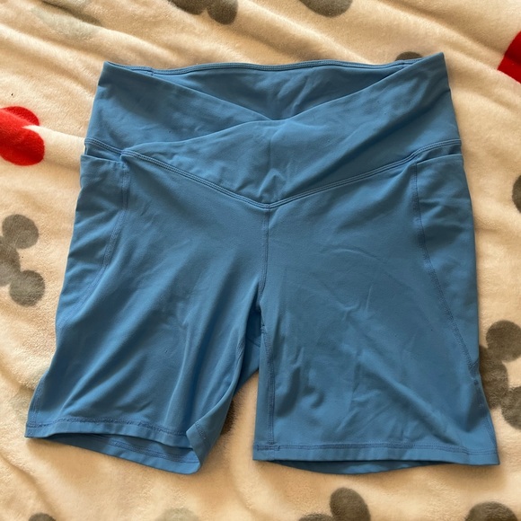 Blue Fabletics bike shorts - Picture 2 of 4